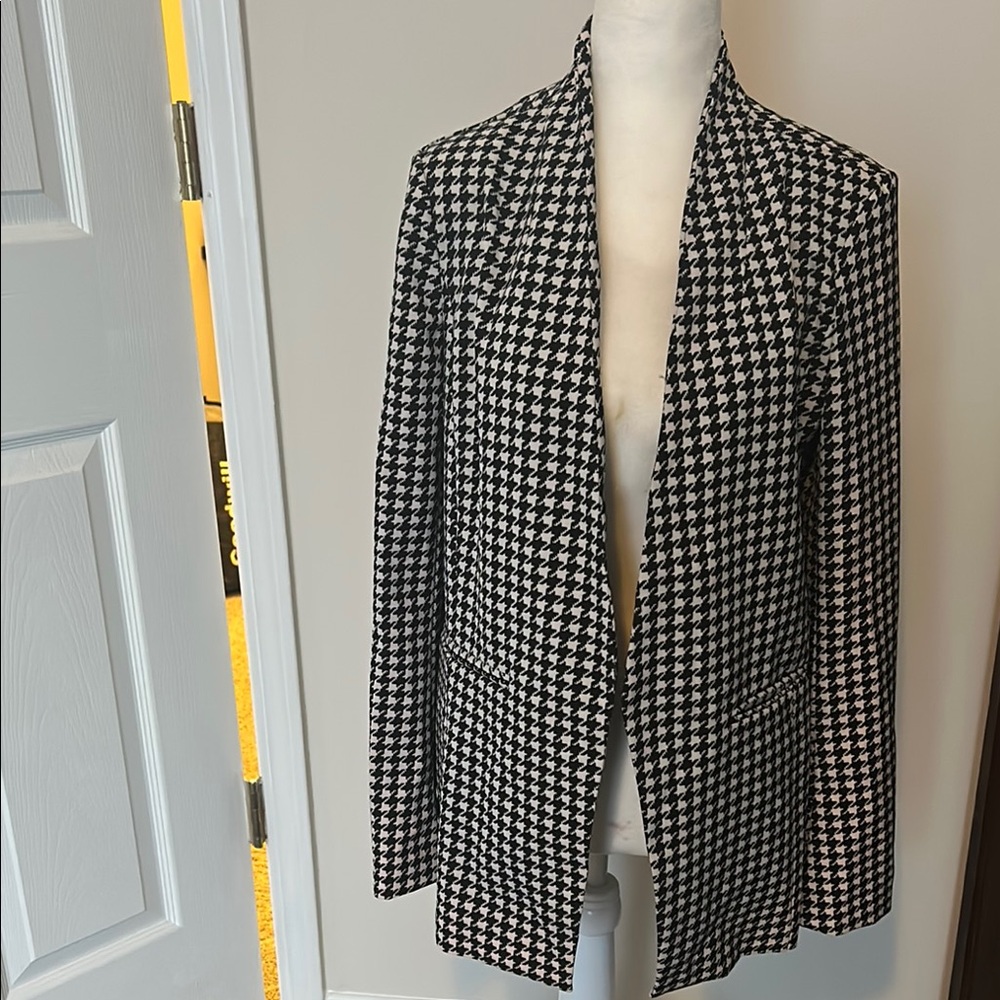 Bagatelle Black and White Houndstooth Blazer